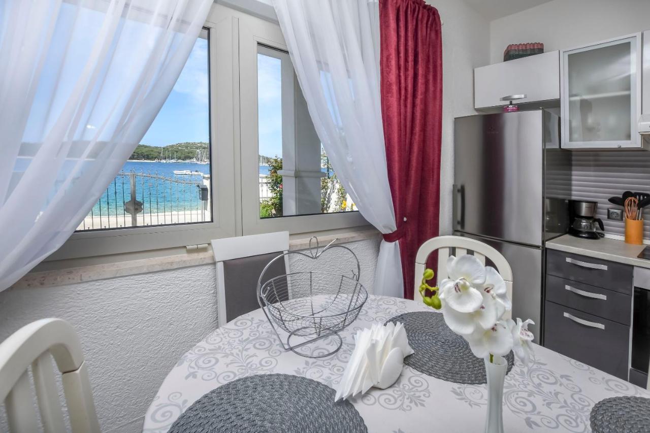 Apartment Iryna Rogoznica  Eksteriør billede